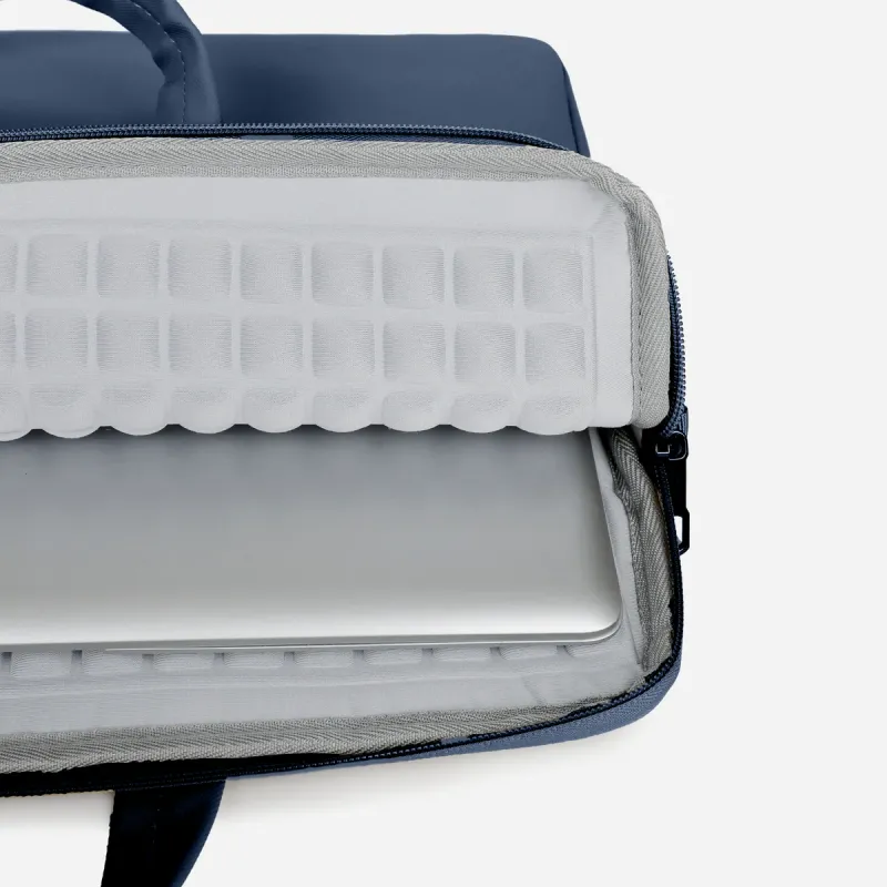 Rahala laptop shoulder carry case RAL 817 Navy Blue Rahala laptop shoulder carry case RAL 817 Navy Blue